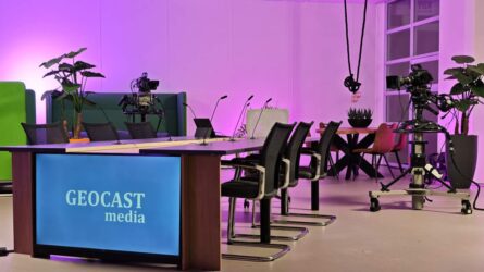 De grote Talkshow-opstelling. De grote Talkshow-opstelling in de Webinar Studio Leeuwarden.